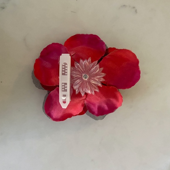 Assorted Costume Hair Accessories - Picture 4 of 11